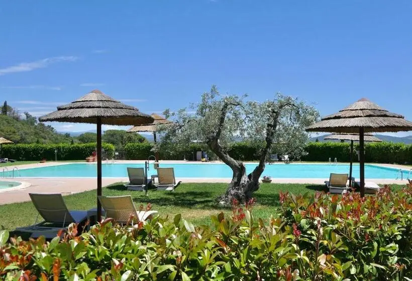 バルコニー付き1ベッドルームアパートメント, Isa Apartments 5 Beds, First Floor With Private Outdoor Area, In Residence With Swimming Pool