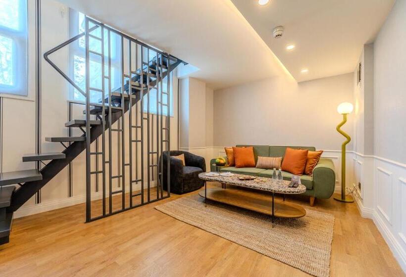 سوئیت با تخت بزرگ, Khai Hotel Karaköy