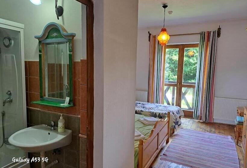 スタンダードトリプルルーム, Hanul Curtea Veche