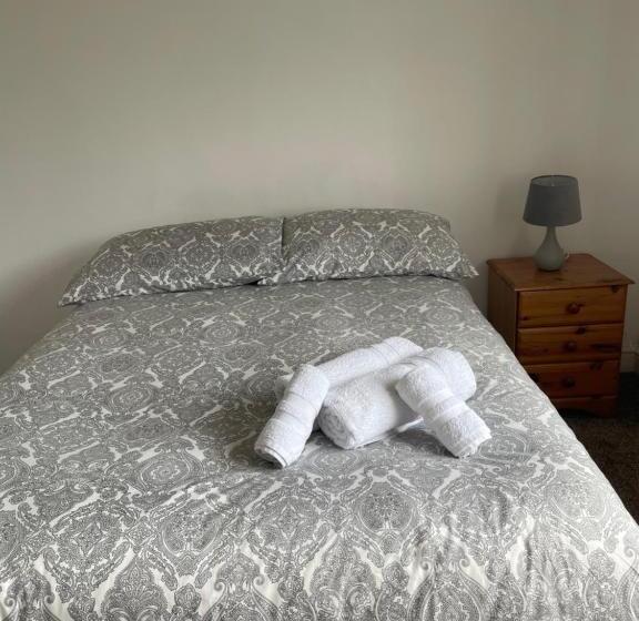 디럭스 룸, Kingston House