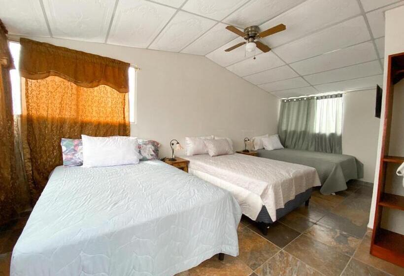 سوییت, Maria Iii Hostal