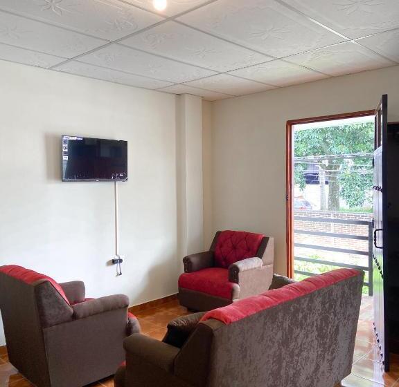 سوییت خانوادگی, Maria Iii Hostal