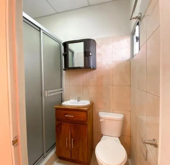 اتاق استاندارد یک نفره, Maria Iii Hostal