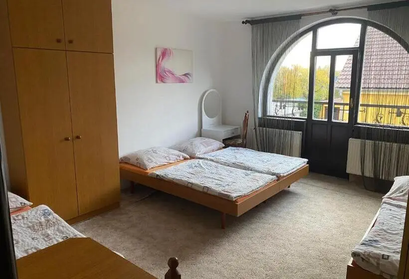 Standard Neljän Hengen Huone, Penzion Na Bystřici