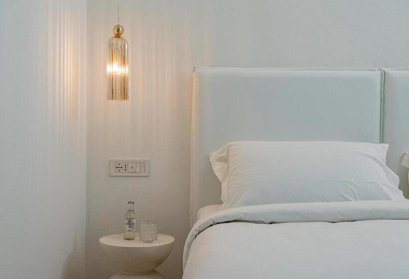 غرفة قياسية سرير كينج, Unico