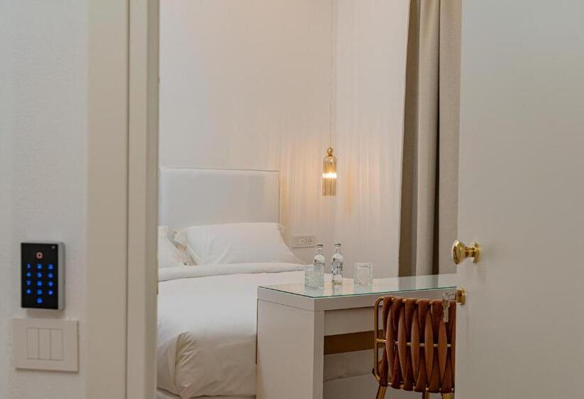 غرفة قياسية سرير كينج, Unico