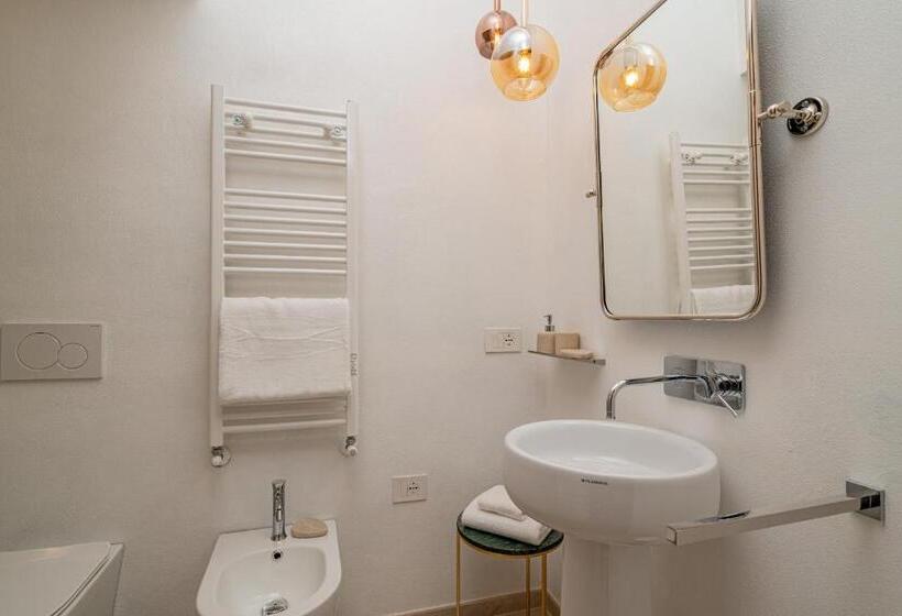 غرفة قياسية فردية, Unico