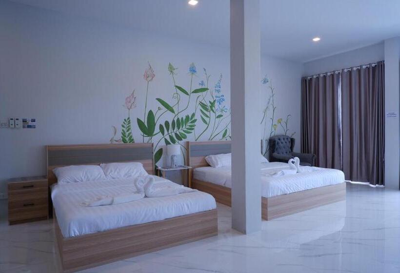 غرفة عائلية, Sunset Village Rayong