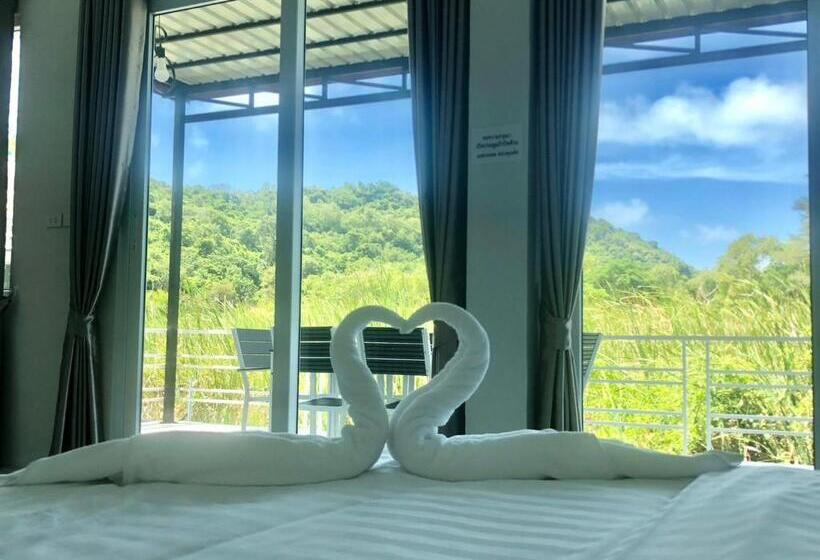 غرفة قياسية مزوَّدة بشُرفة, Sunset Village Rayong