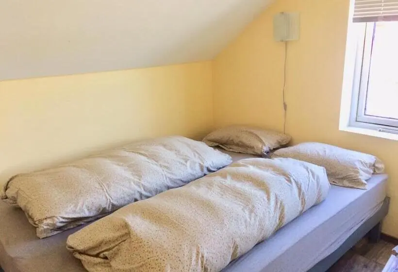 浴室共有のエコノミールーム, Tau Bed And Breakfast