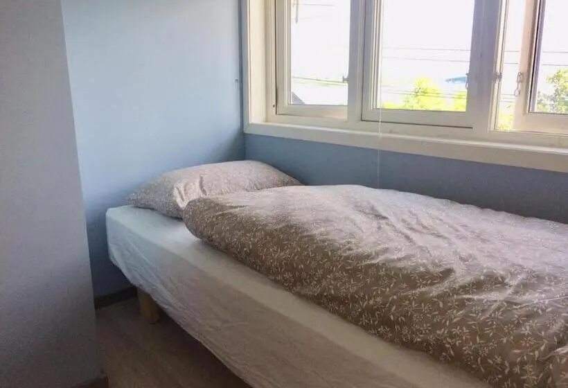 バス共有のスタンダードルーム, Tau Bed And Breakfast