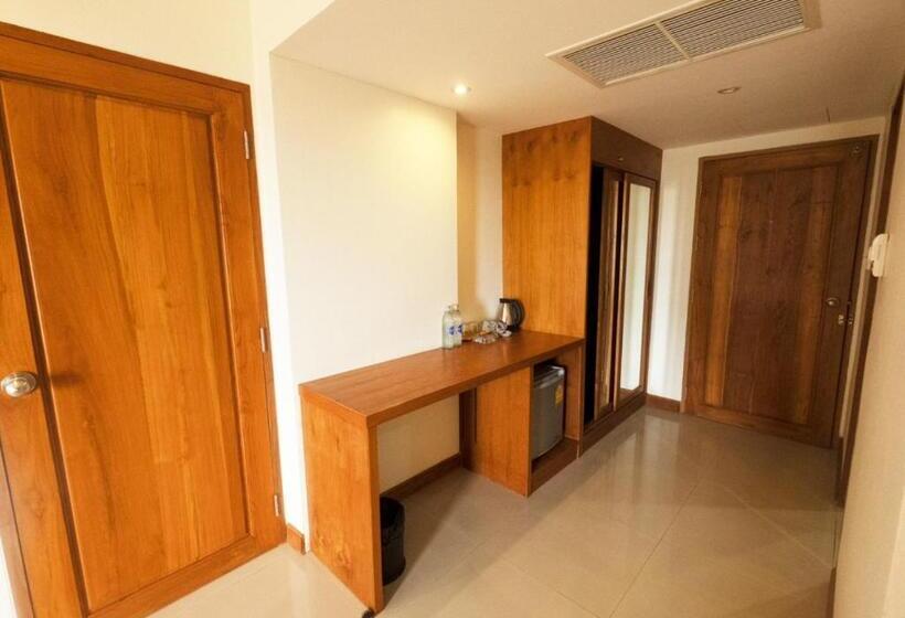 Номер Deluxe Вид на Море с Балконом, Welcome Hotel Beach Market Jomtien