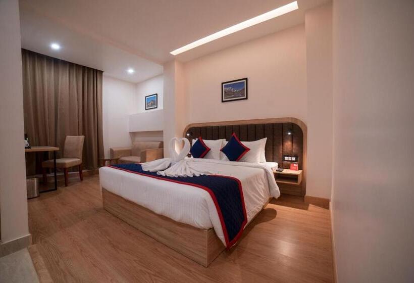带大床的高级房间, Zip By Spree Hotels Gangtok