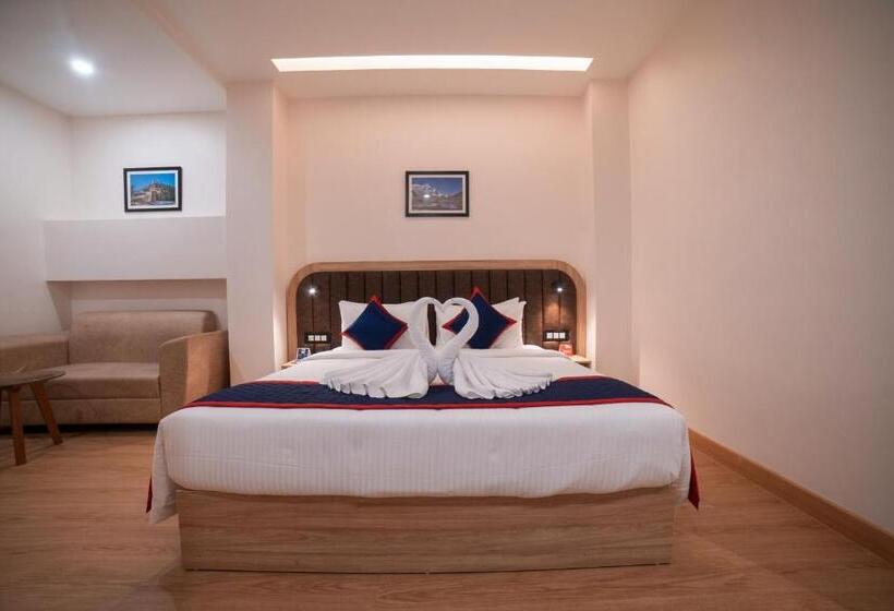 带大床的高级房间, Zip By Spree Hotels Gangtok