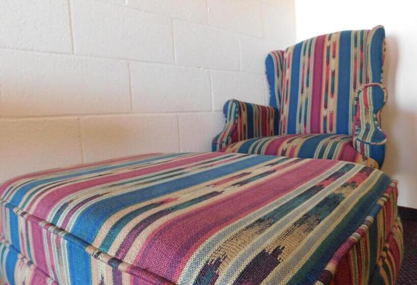 غرفة قياسية, Cedar Villa Motel