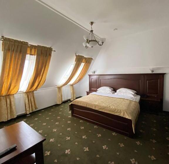 جناح غرفتين نوم, карпатська ружа