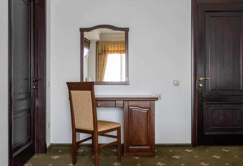 جناح, карпатська ружа