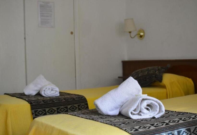 חדר סטנדרט לארבעה, Aguamarina