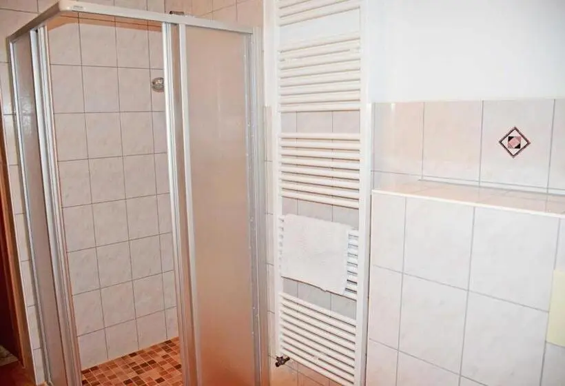テラス付き１ベッドルームアパートメント, Ferienappartements Familie Lenz