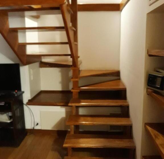 חדר סטנדרט לשלושה, La Tavola