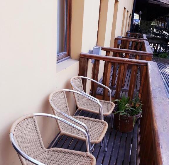 חדר לארבעה סטנדרטי עם מרפסת, La Tavola