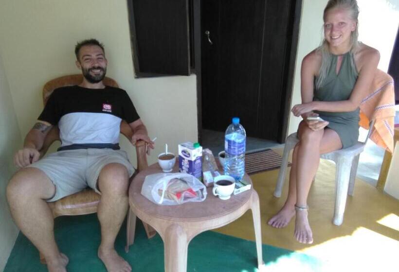 エコノミールーム, Moon Garden