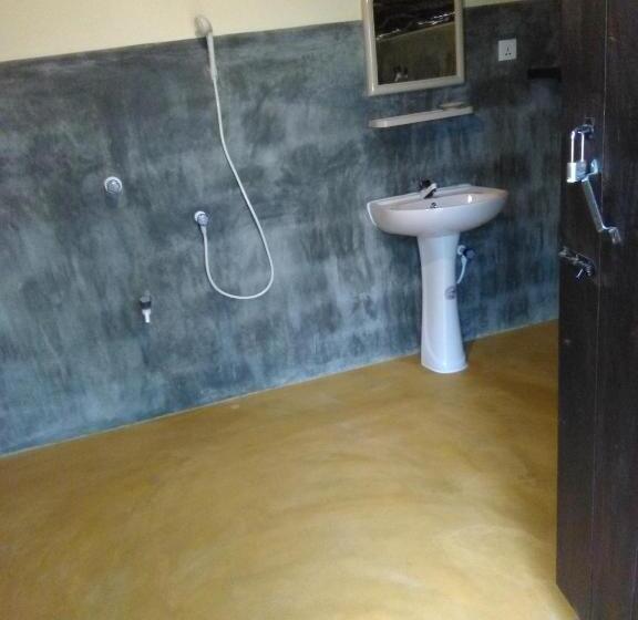 庭の見えるシングルルーム, Moon Garden