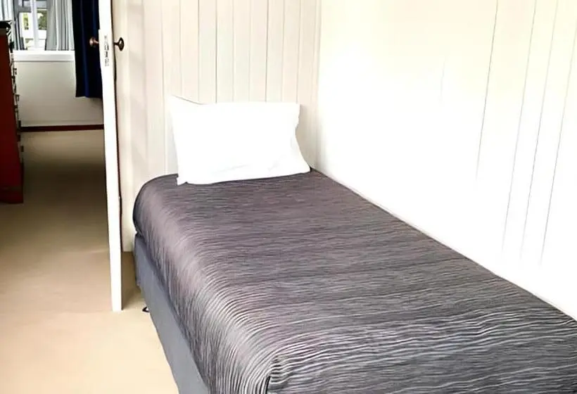 Talo 4 Makuuhuonetta, Havelock North Holiday Park