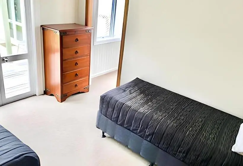 Talo 4 Makuuhuonetta, Havelock North Holiday Park
