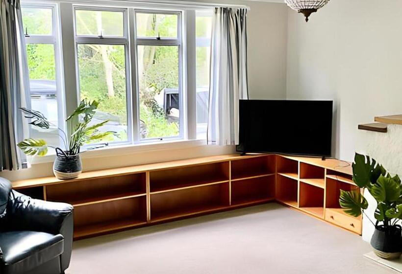 בית, 4 חדרי שינה, Havelock North Holiday Park