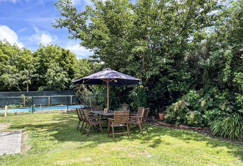 Mökki 1 Makuuhuone, Havelock North Holiday Park