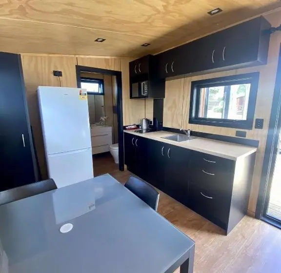 Perhehuone, Havelock North Holiday Park