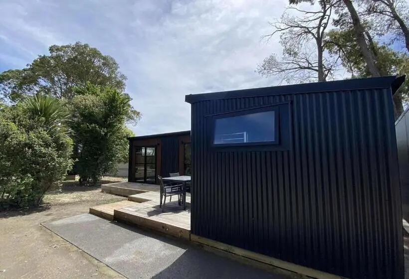 Perhehuone, Havelock North Holiday Park