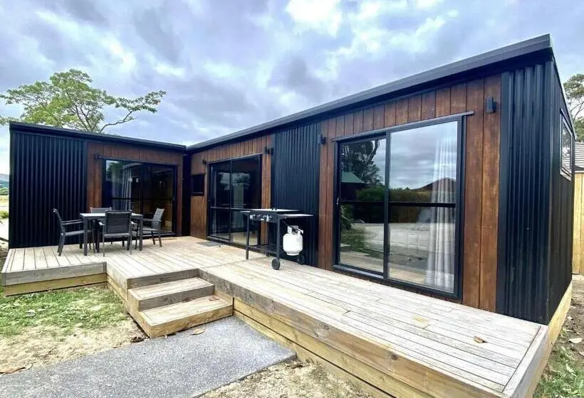 Perhehuone, Havelock North Holiday Park