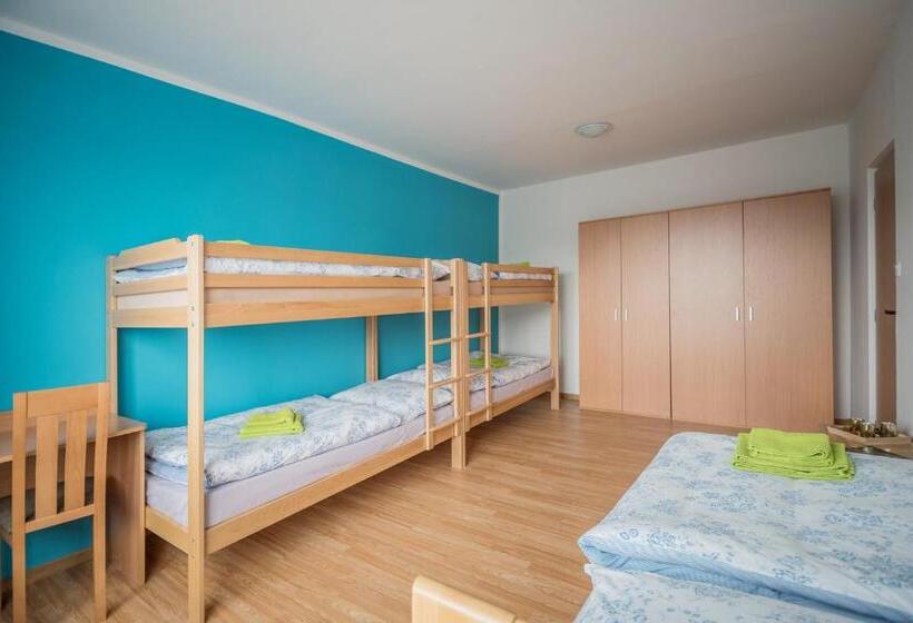 דירת חדר, Hýbadlo