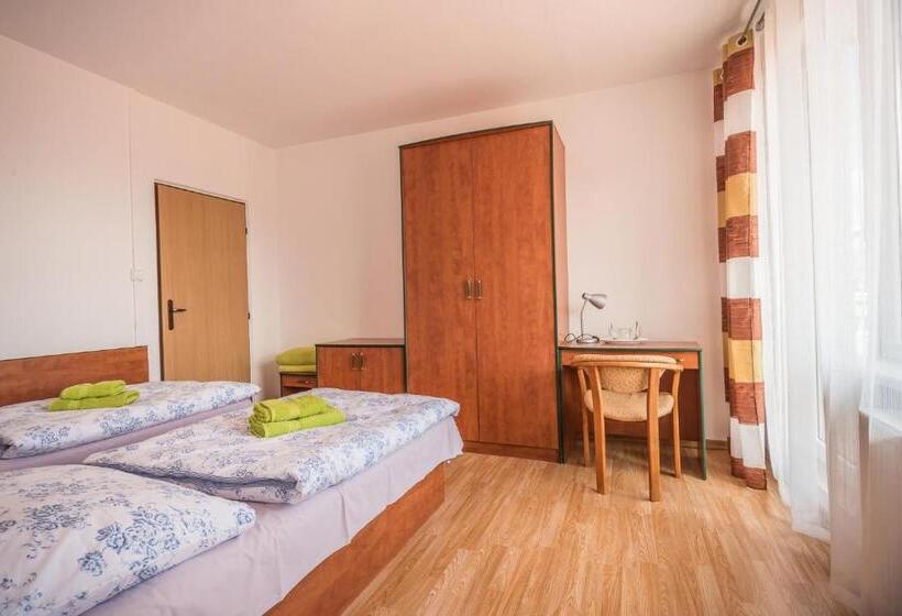 חדר סטנדרט, Hýbadlo