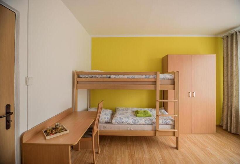 דירת חדר, Hýbadlo