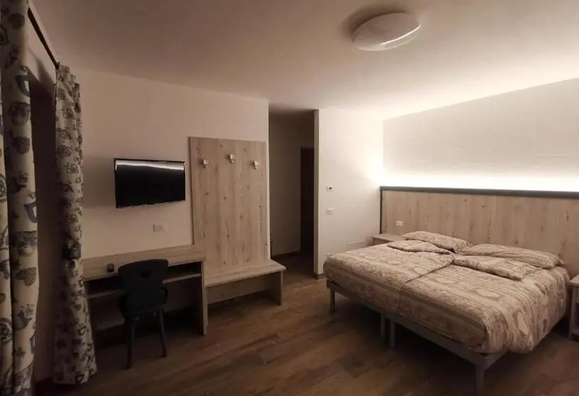 Standard Triple Room with Terrace, All Amicizia
