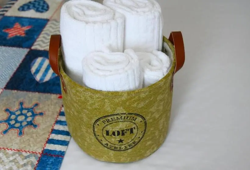 Cameră Familiară, Casa Epat