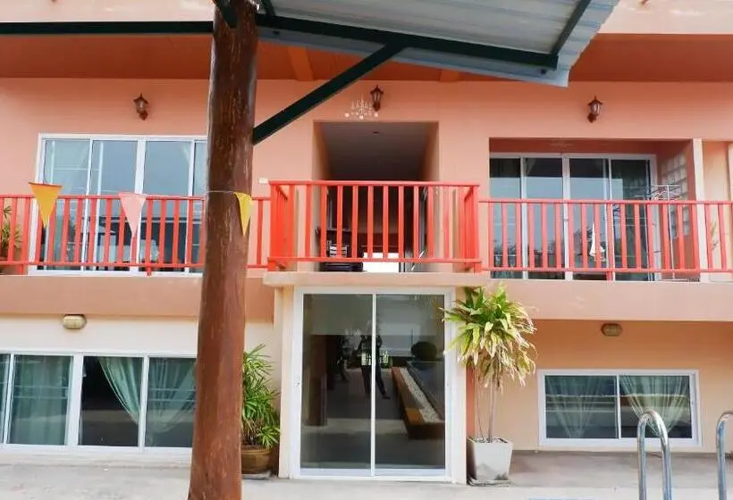 バルコニー付きスタンダードルーム, Chaipatchara Resort