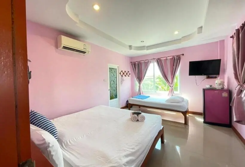 スタンダードトリプルルーム, Chaipatchara Resort