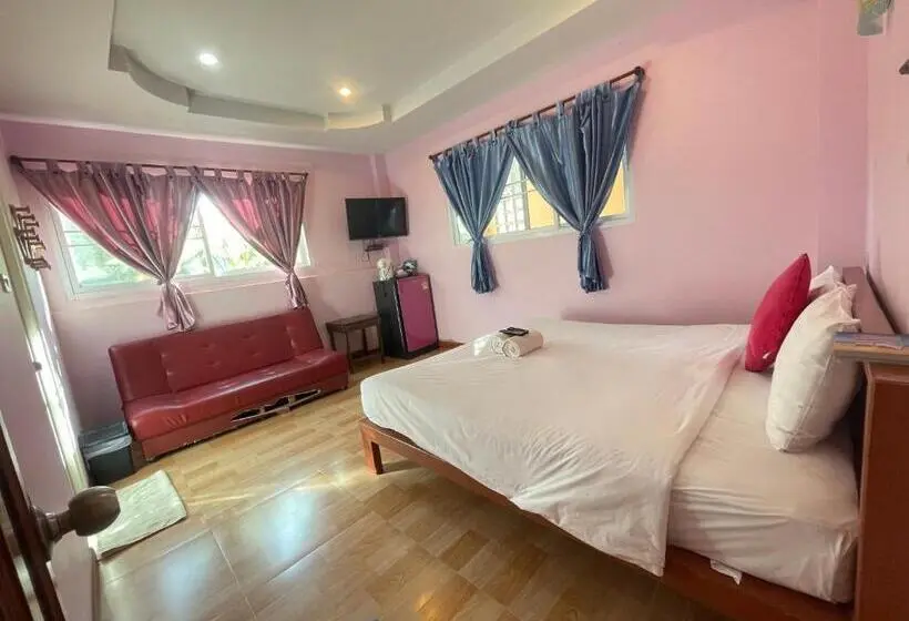 キングサイズベッドのスタンダードルーム, Chaipatchara Resort