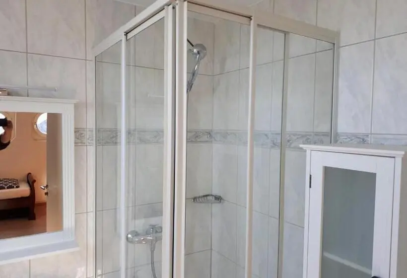 Deluxe Yhden Hengen Huone, Fiore Gästezimmer