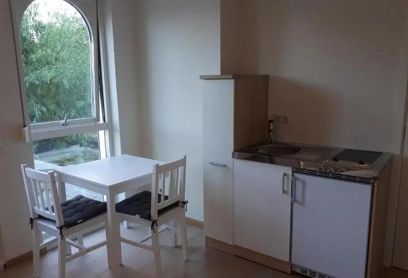 Deluxe Kolmen Hengen Huone, Fiore Gästezimmer