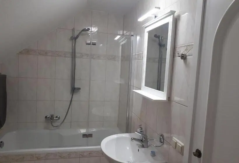 Deluxe Yhden Hengen Huone, Fiore Gästezimmer