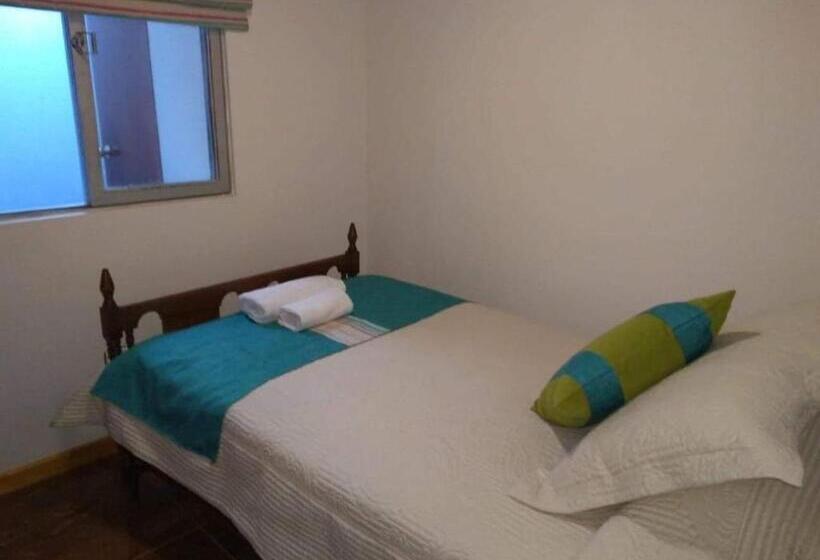 اتاق استاندارد یک تخته با سرویس بهداشتی مشترک, Hostal Casa Blanca