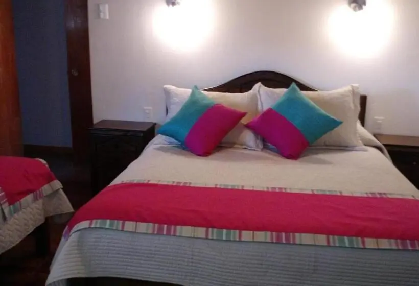 اتاق استاندارد سه نفره, Hostal Casa Blanca