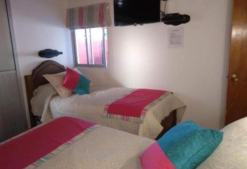 اتاق استاندارد سه نفره, Hostal Casa Blanca