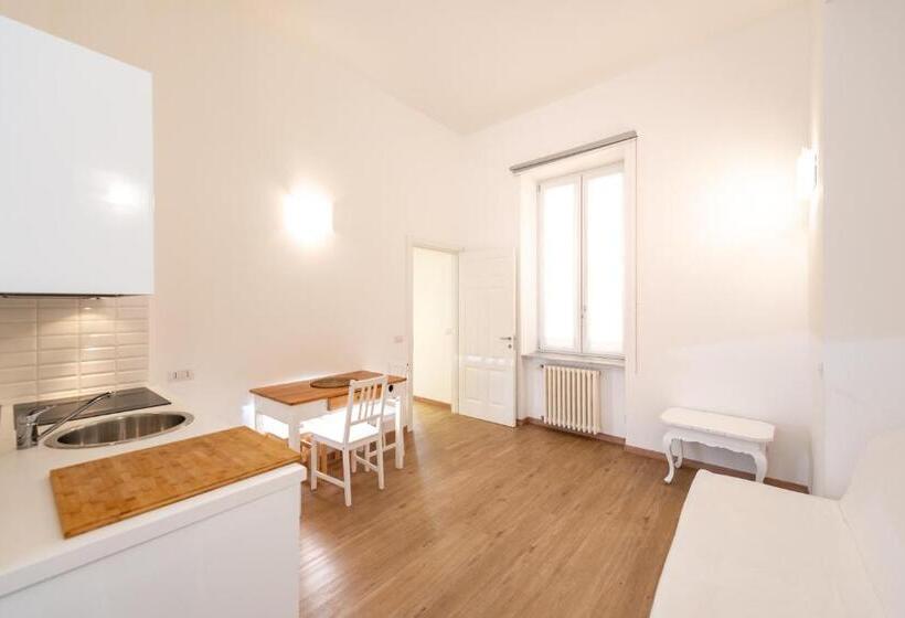 스탠다드 스튜디오, La Corallina