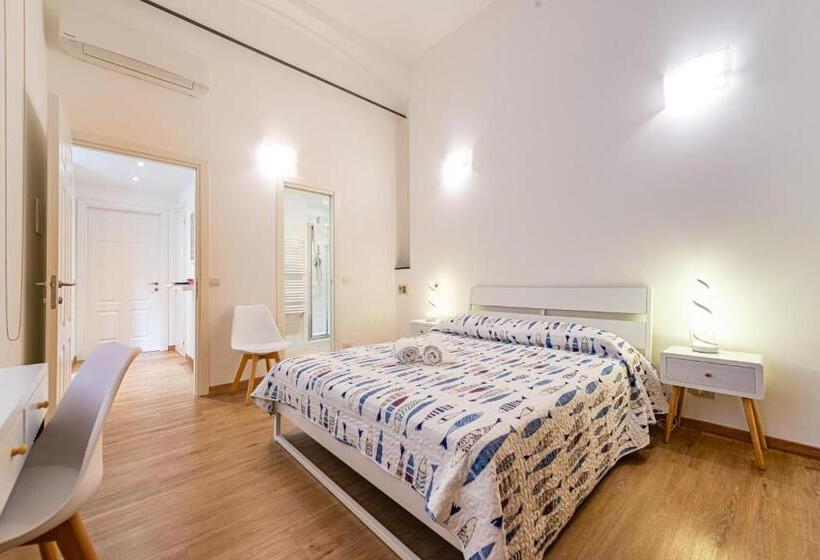 スタンダードルーム, La Corallina